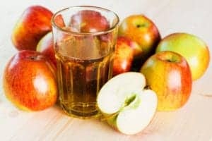 apple juice with apples